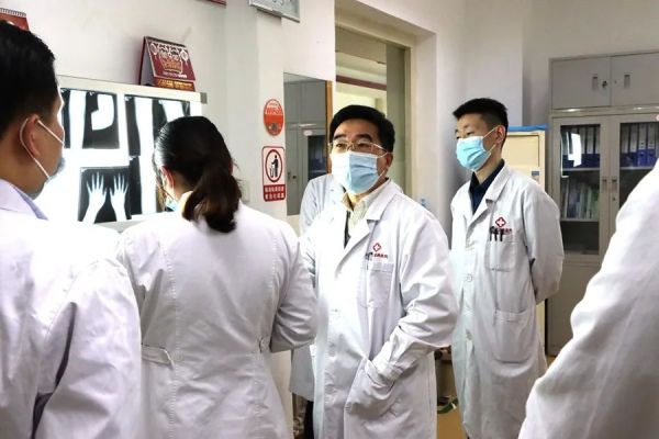 济南中医风湿病医院举行强直性脊柱炎的鉴别诊断与治疗学术研讨会