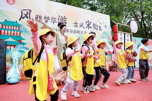 游人如织！五凤溪景区清明节假期“不负春光”